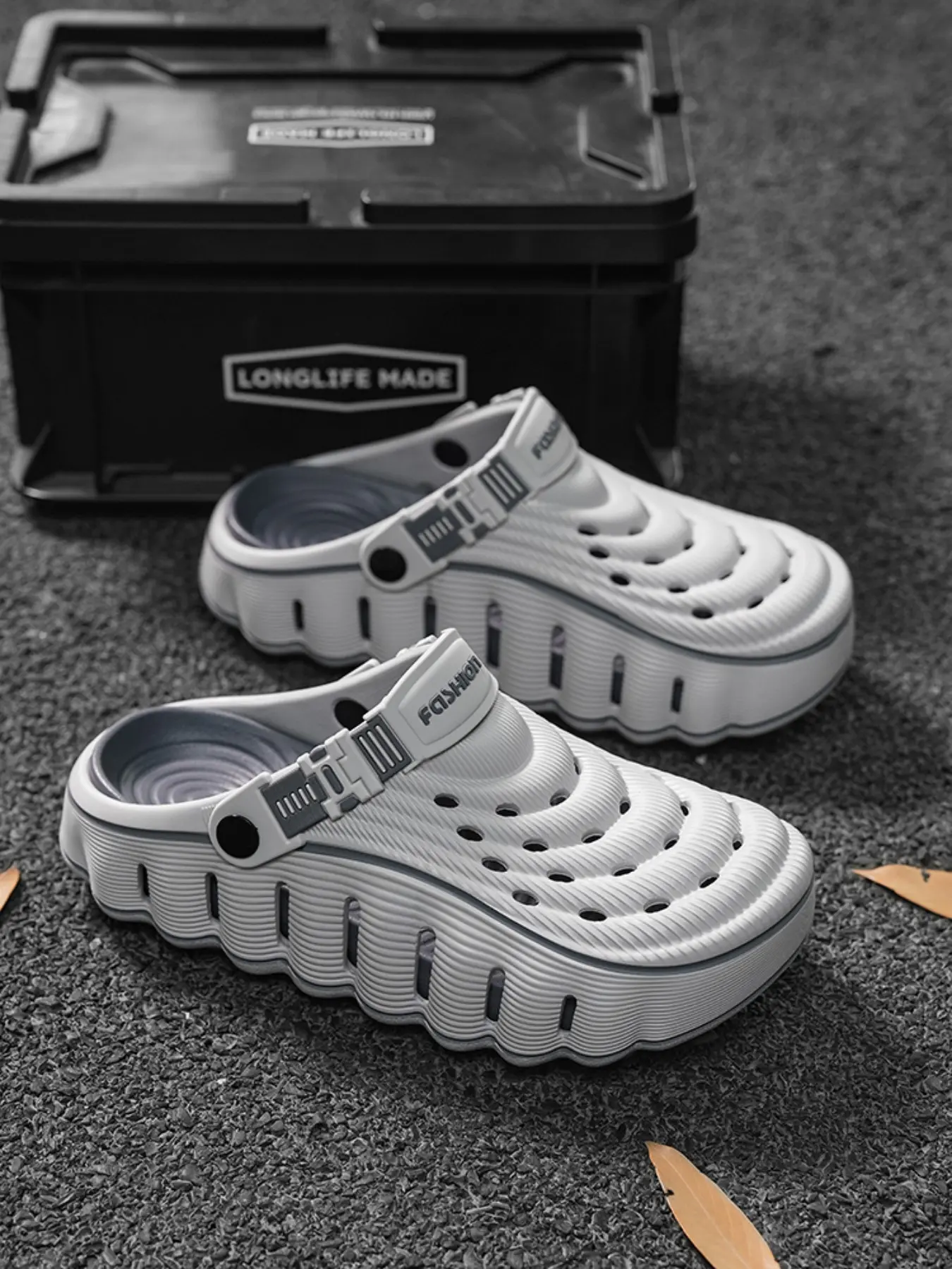 Trendy Colorblock Height-Boosting Wave Sole Men's Anti-Odor Perforated Sandals, Waterproof Quick-Dry Home & Outdoor Shoes, Garden Holes Footwear, Casual Home Shoes