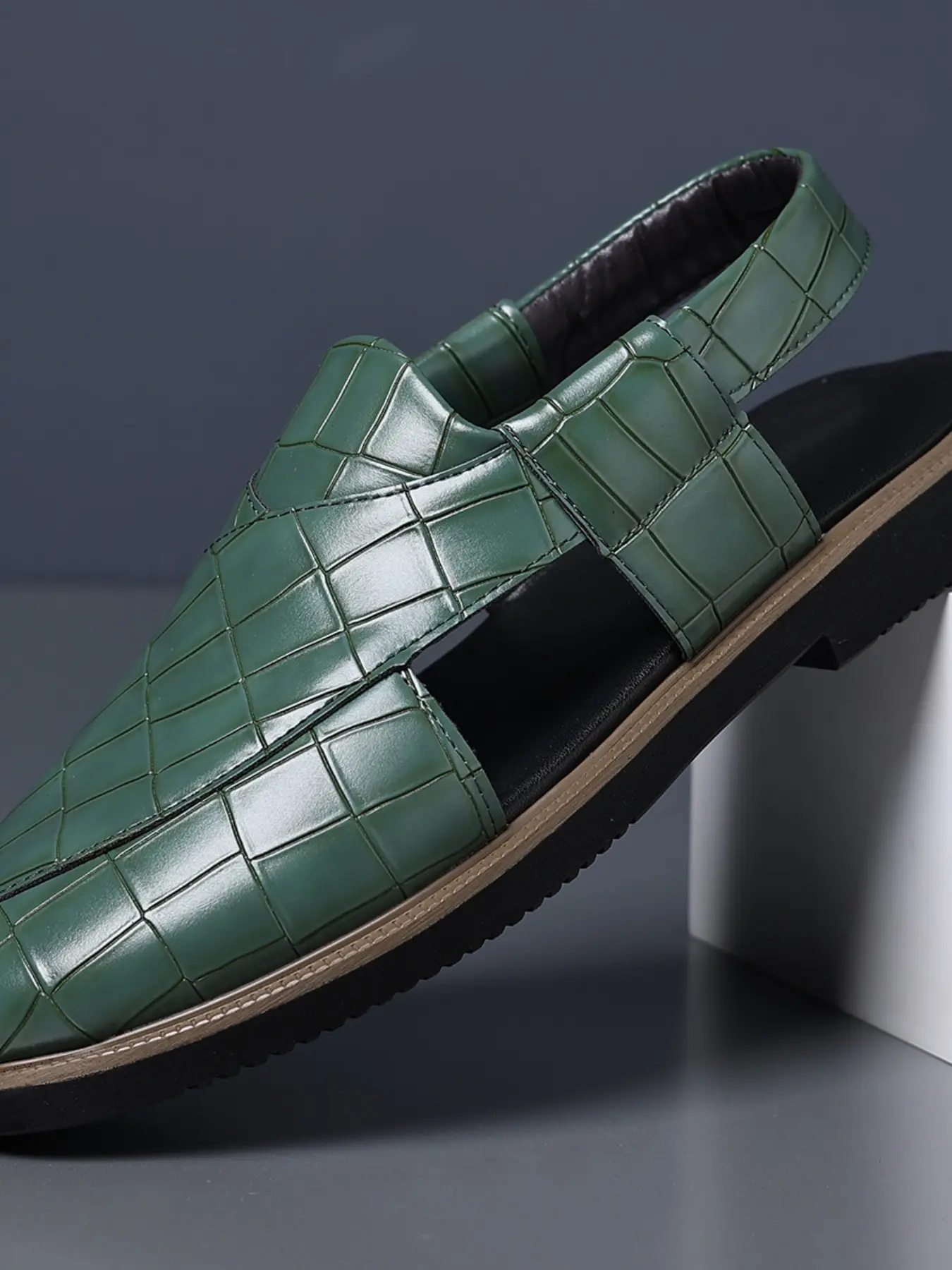Cc62 Glossy Crocodile Pattern Sandals, Flat, PU Leather, Above Ankle, Casual Style, Rubber Sole, All Seasons, Men's Shoes