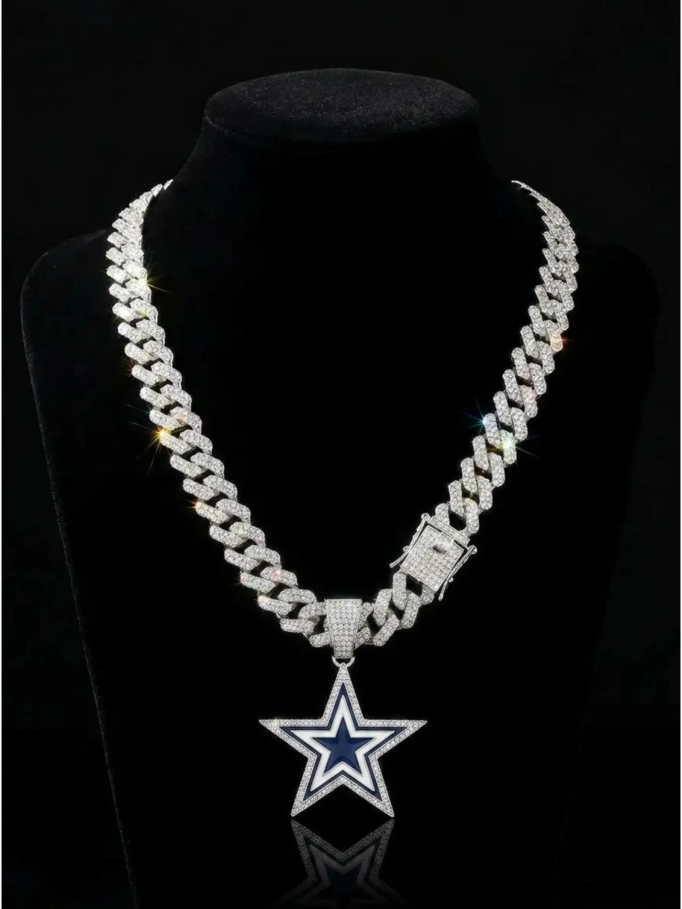 Sparkling Five-Pointed Star Pendant Cuban Chain - Iced Out Hip Hop Cuban Link Necklace for Streetwear & Party