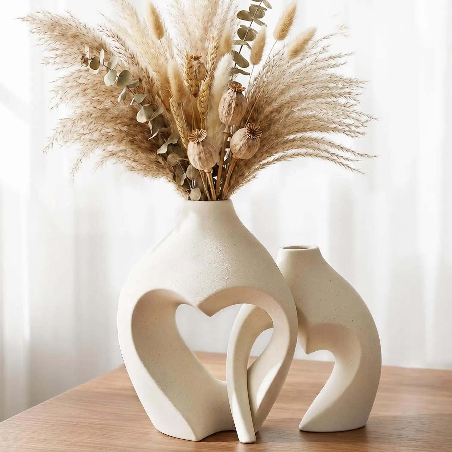 White Vases for Decor, Heart Shaped Ceramic Vase Set of 2, Nordic Heart Shaped Vases, Minimalist Decorative Vase for Table Centerpiece Wedding Dining Living Room Office House Decoration