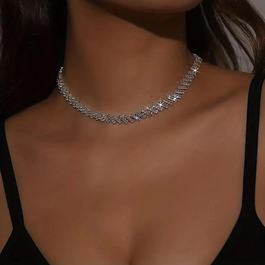 Rhinestone Choker Necklace for Women Silver Diamond Choker Necklaces for Women Sparkly Crystal Rhinestone Necklace for Women Silver Chokers for Women Party Prom Wedding Jewelry Accessories