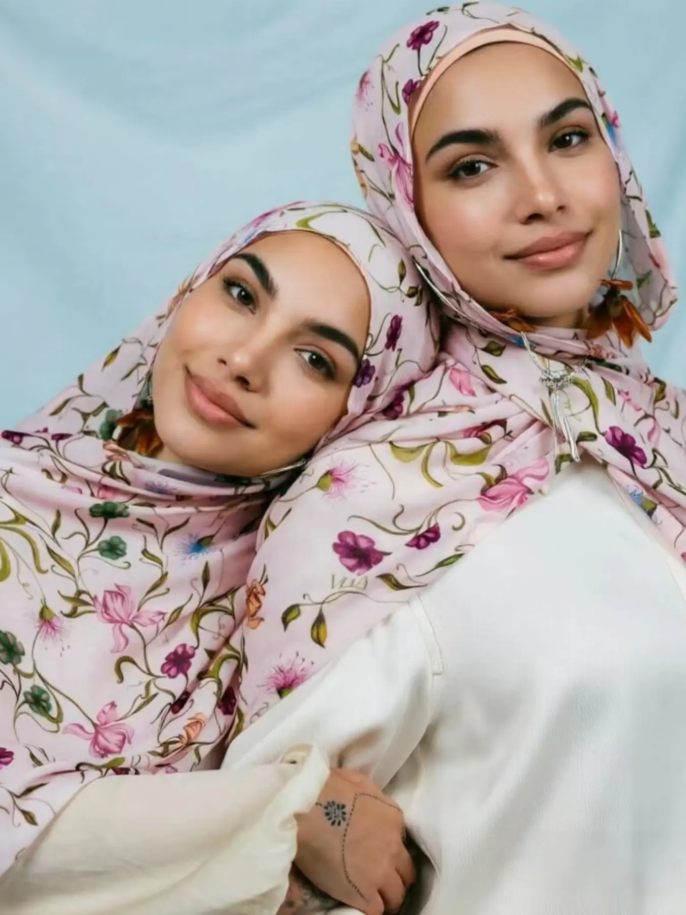 Women's Modal Fiber Ditsy Floral Scarf, Breathable Summer Sun Protection, Soft and Cute, Versatile Shawl for All Seasons