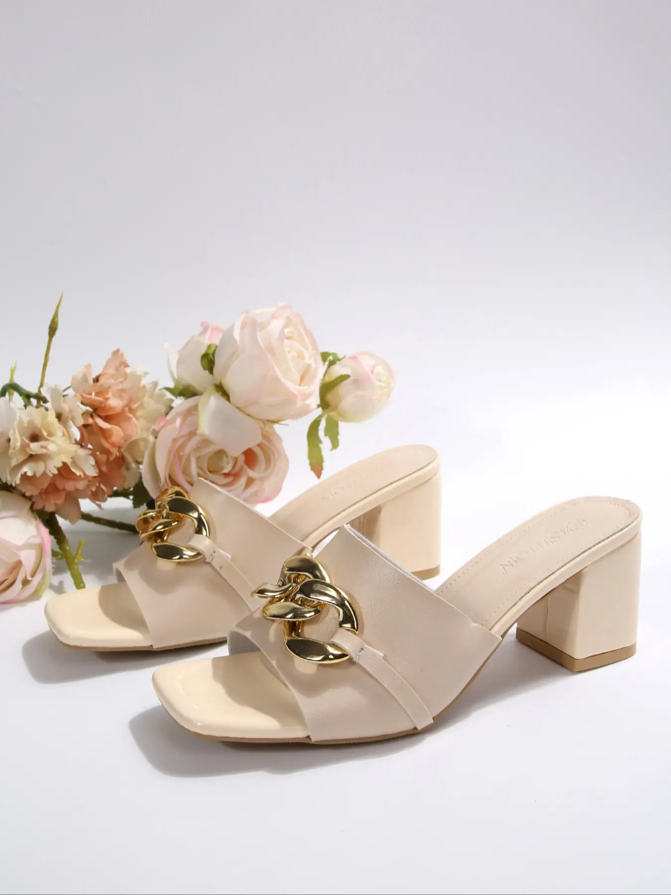 Women's Chunky Heel Fashionable Slide Sandals, Square Open Toe Mules with Metal Chain Buckle, Summer Dressy Block Heel Slippers for Party & Daily Wear, Elegant Heeled Sandals