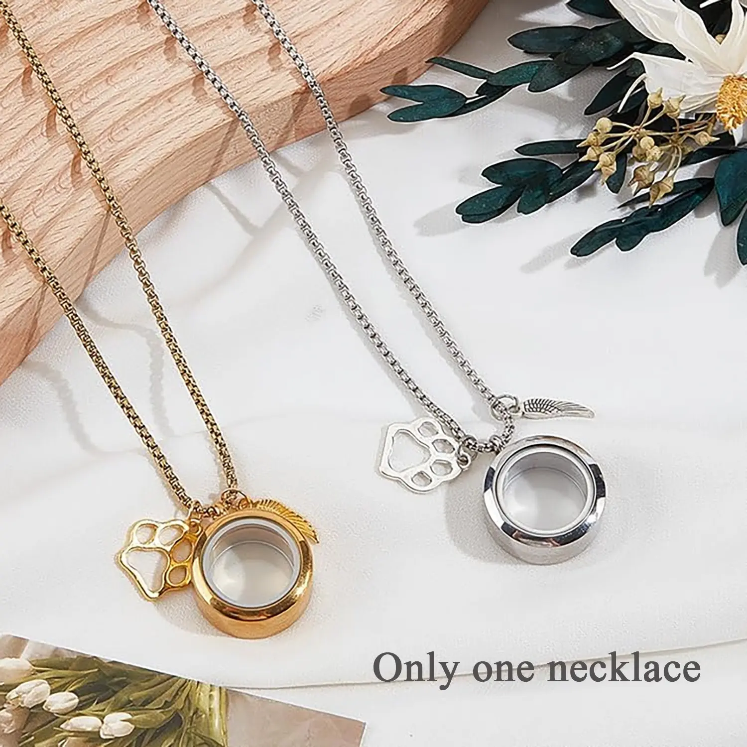 1Piece Pet Hair Memorial Necklace Stainless Steel Fur Ashes Keepsake Necklace Clear Glass Locket Necklaces with Wing & Paw Cat Dog Urn Picture Memorial Jewelry Gift for Women Men