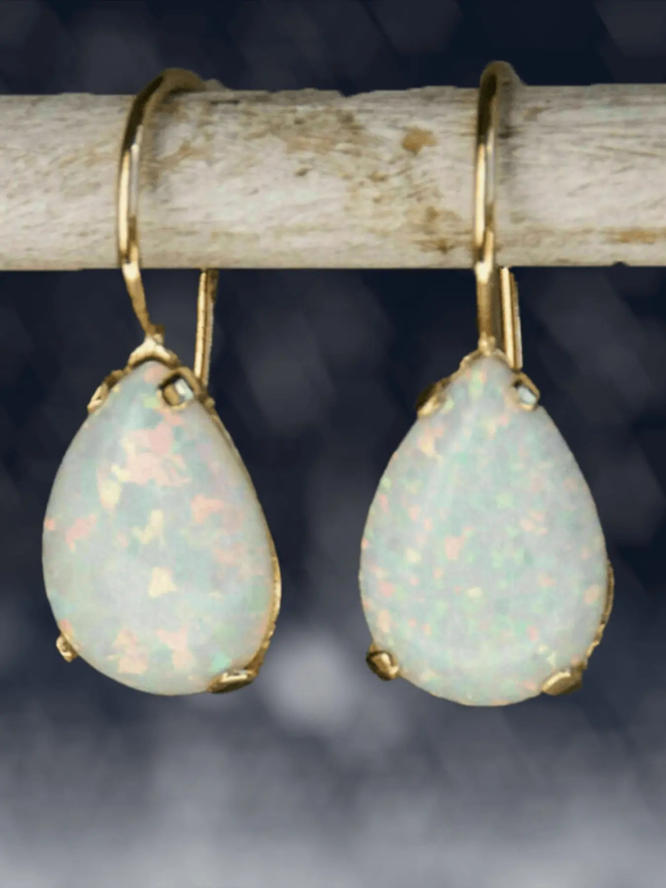 1 Pair Exquisite Classic Women's White Imitation Opal Teardrop Earrings, Vintage Gold Color Bohemian Cute Pendants Ladies Jewelry