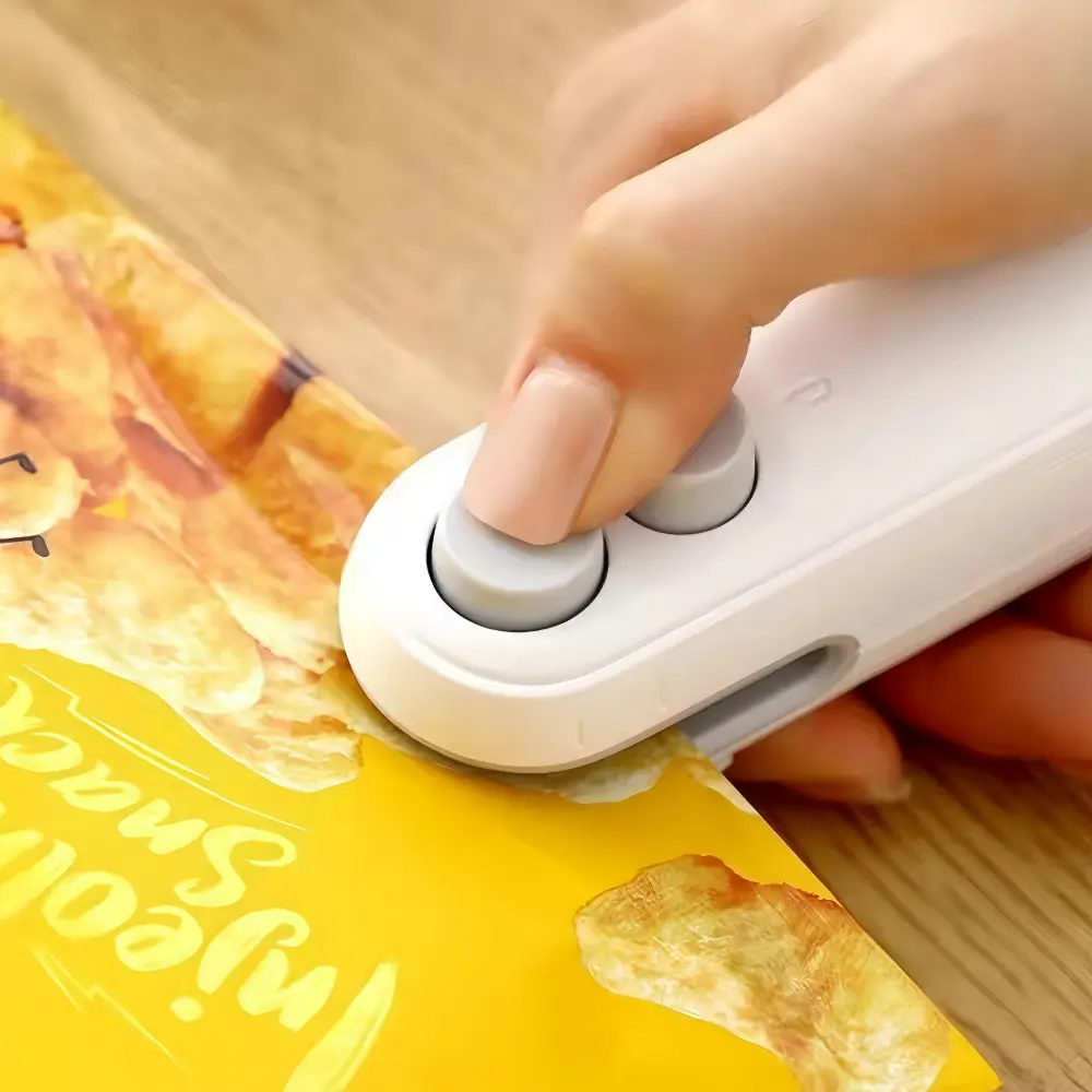 2-in-1 Handheld Heat Sealing & Cutting Machine, USB Rechargeable Mini Kitchen Device for Snack Storage Bags, Vacuum Sealer