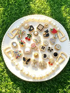 Luxury Rhinestone & Pearl Shoe Charms, Vintage Gold Clog Accessories with Cat, Butterfly, Heart, Fish & Flower Designs, Bling Shoe Decoration for Women’s Casual Shoes
