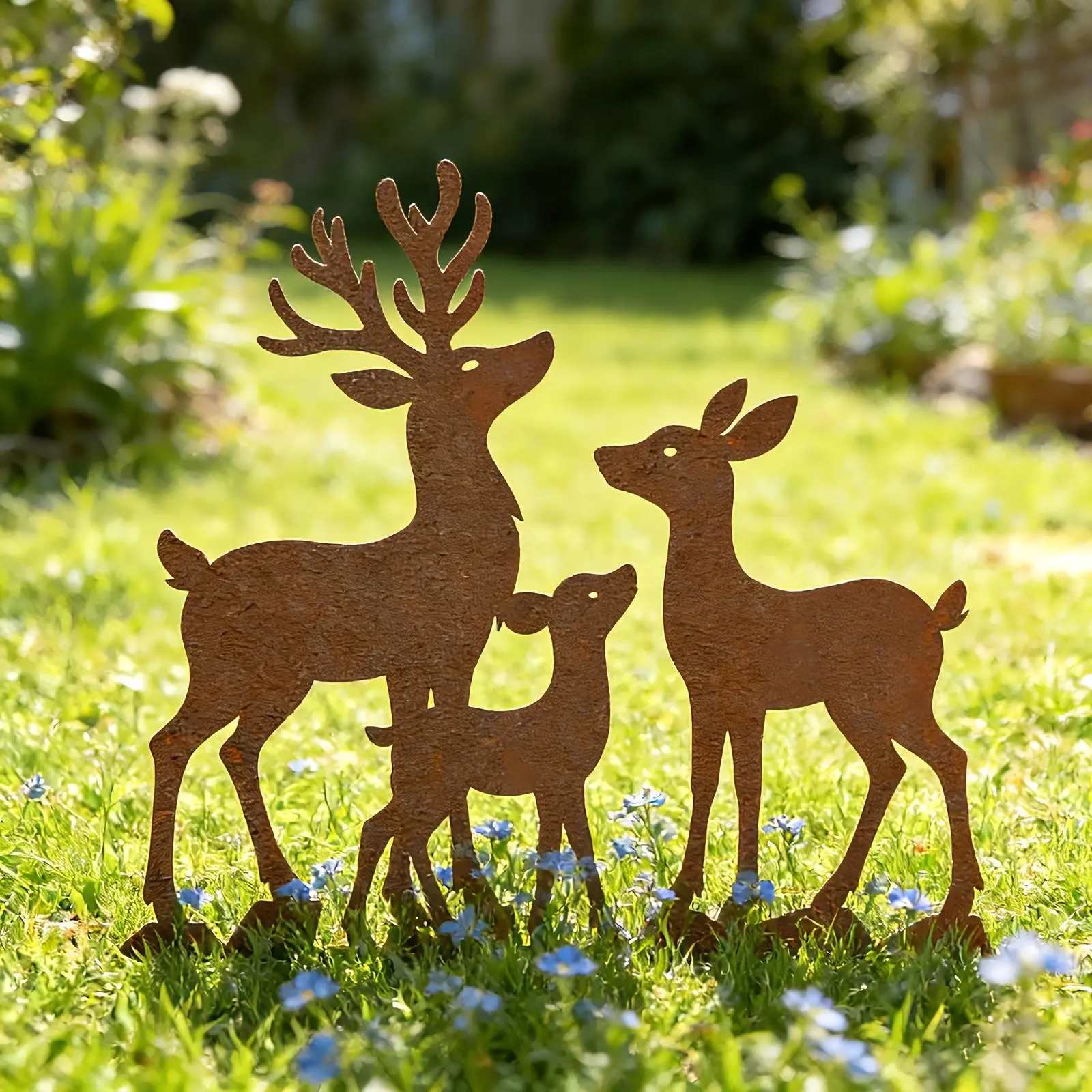 Winter Christmas Deer Statue Decoration, Cozy Family of Three Outdoor Indoor Garden Ornament, Vintage Metal Holiday Decor for Farmyard