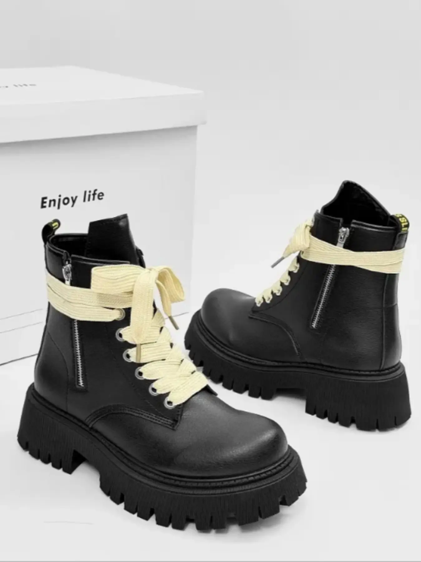 Men's Thick Bottom High Top Casual Boots Leather Upper Thick Bottom Metal Decor Side Zipper Closed Non-Slip Heightening Street Cool Style For Daily Street & Commute Footwear