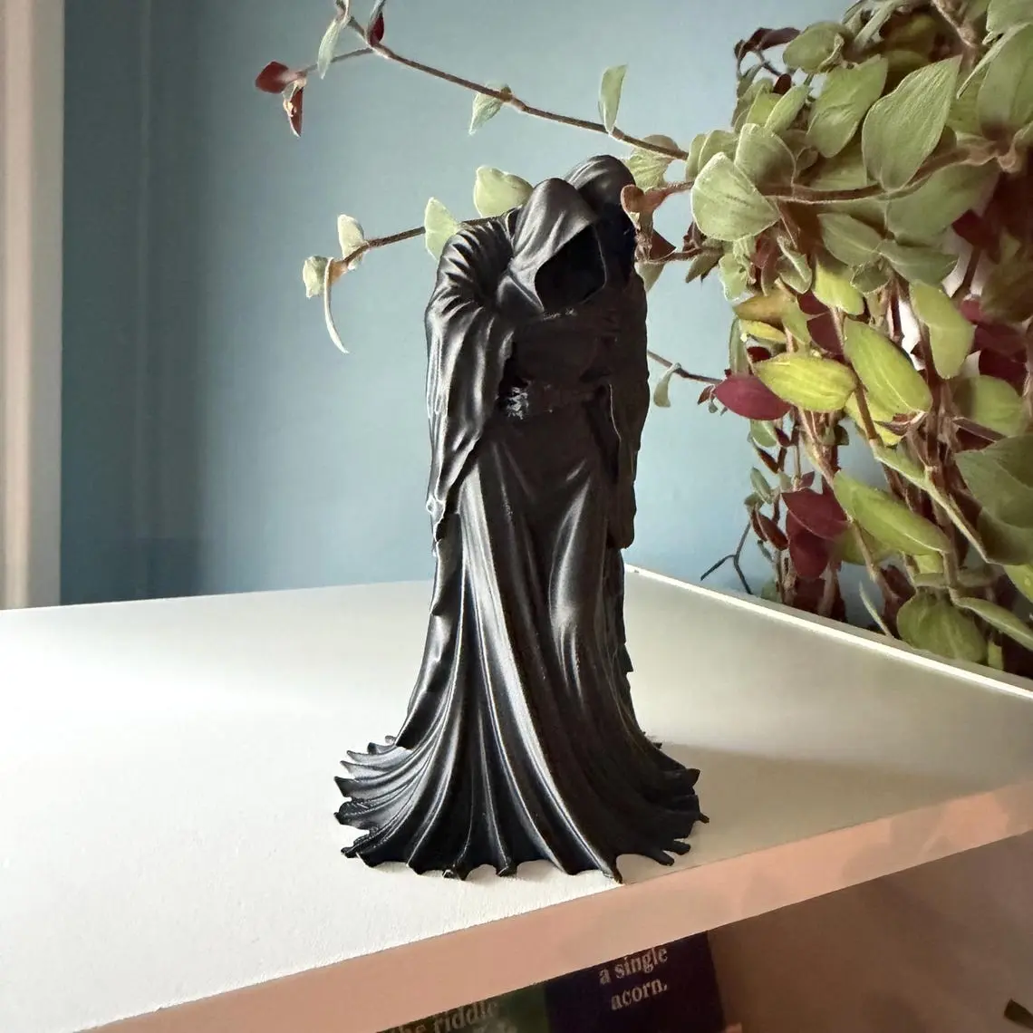 Gothic Grim Reaper Couple Statue, Gothic Grim Reaper Couple Embrace Statue Black Figurine Halloween Spooky Dark Skeleton Lovers Desk Ornament Gift, Fantasy Embrace Home Decor, Eternal Love Grim Reaper Hugging Figurine, Sculpture Desk Decor