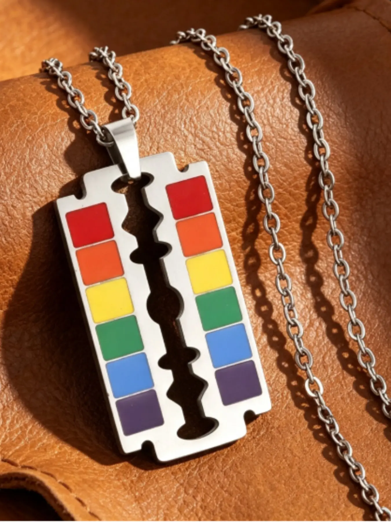 Stainless Steel Colorful Razor Blade Pendant Necklace, Titanium Steel Couple Friendship Accessory, Stylish Gift for Lovers