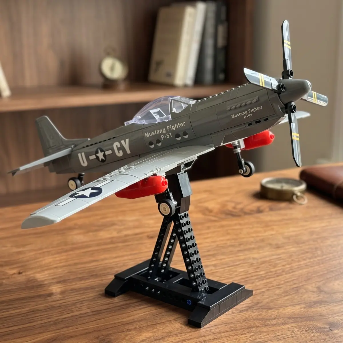 P-51 Mustang Fighter Jet Plastic Creative Building Blocks Set Classic Military Aviation Model Kit Collectible Aircraft Construction Toy With Moving Wheels, 2 Bombs, Christmas Birthday Gift for Boys Adults History Fans Retro Plane Desktop Display