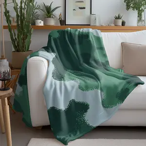 Stippled Vintage Forest Green Camo Flannel Blanket, Tactical Military Style Camouflage Throw Blanket, 1 Count Soft Warm Comfortable Blanket for Home, Office, Travel and Camping