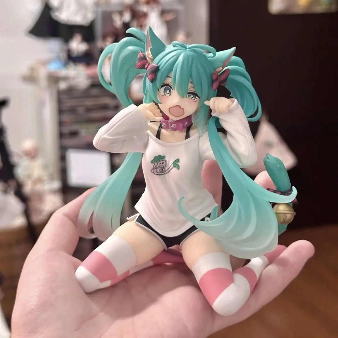 Hatsune Miku Cat Ear Anime Figure, Desktop Decor, PC Case Ornament, Cute Collectible Model, Perfect Gift for Fans