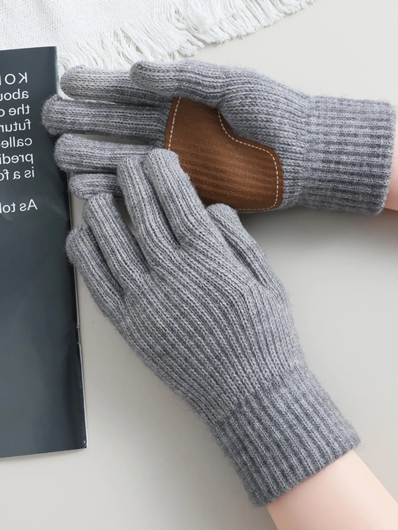 Touchscreen Winter Gloves for Men & Women, Warm Knitted Thermal Gloves, Anti-Slip Leather Palm, Cozy Cold Weather Gloves for Outdoor Activities