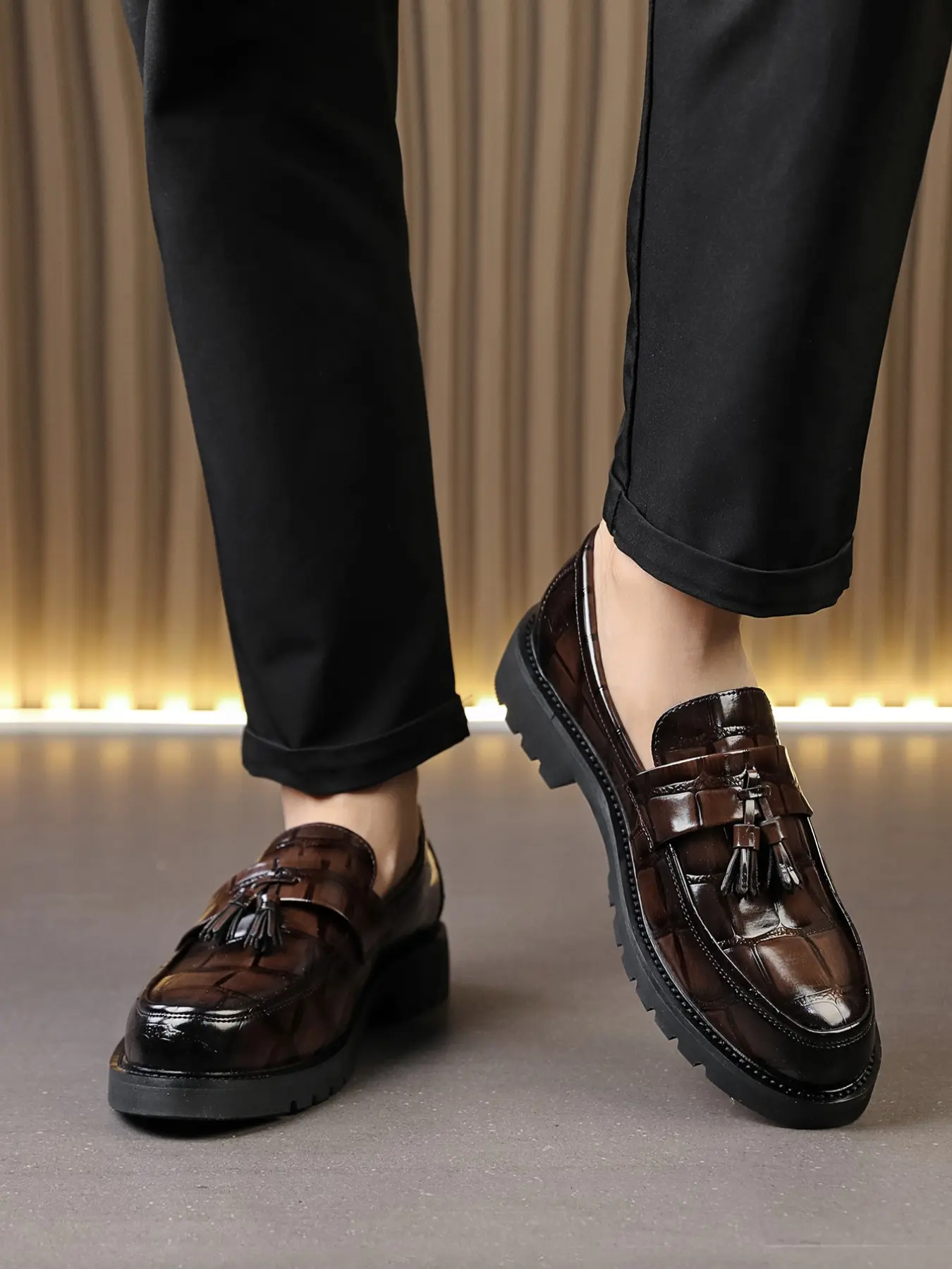 Men's Solid Color Loafers, Lightweight Breathable Round-Toe Formal Shoes Walking Shoes Rubber for Business and Daily Wear Footwear