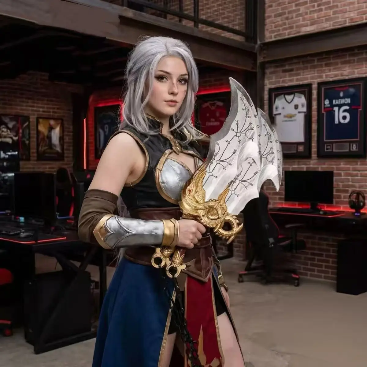 17.72Inch 45cm Wooden Axe Golden Carved Detachable Chain Fully Blunt Game Cosplay Prop Desktop Collectible Display Fan Gift