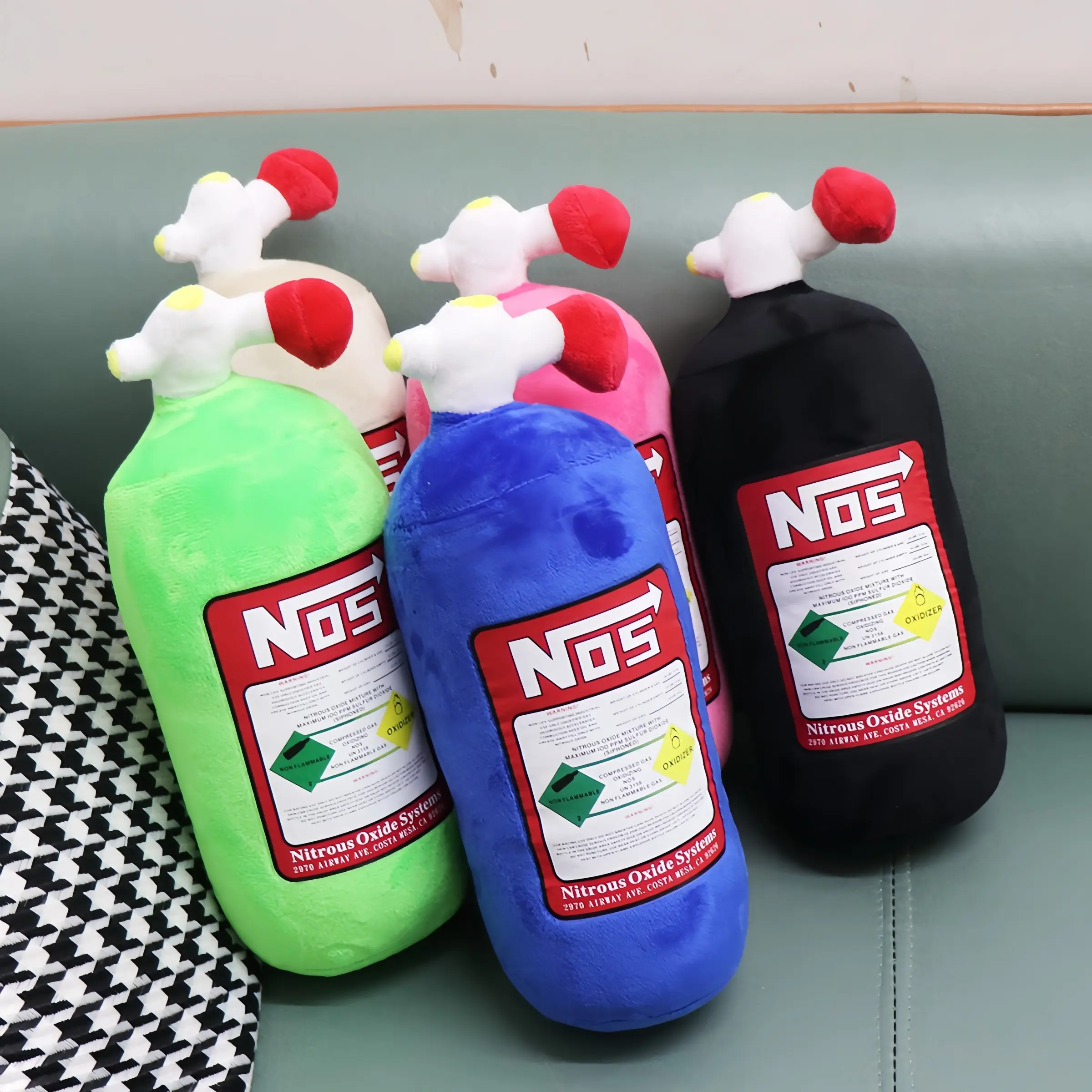 Car headrest cushion, with nitrogen cylinder design, providing comfortable support for the head, neck and back. With a unique style, it is suitable for vehicle interior decoration. Car Accessories