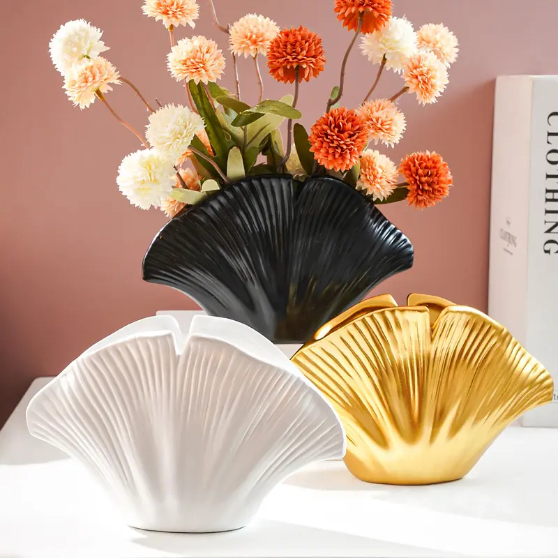 Minimalist shell-shaped vase with creative design for flower arrangement, resin home desktop decorative flower vase, Vase for Flowers, Centerpiece Vase