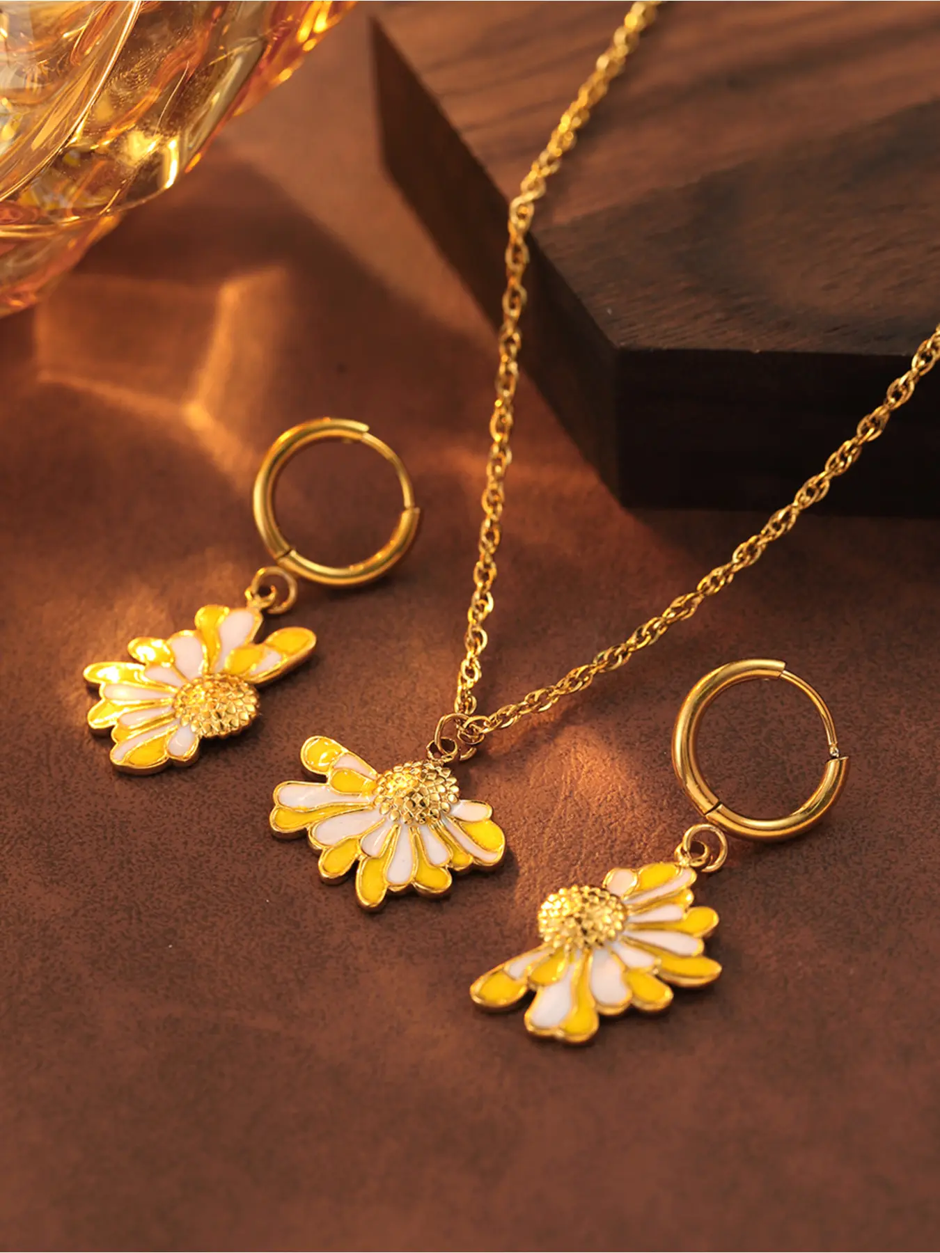 3PCS Stainless Steel Gold Yellow Daisy Jewelry Set with Flower Pendant Necklace and Matching Hoop Earrings, Fresh Floral Jewelry for Women, Everyday Wear, Vacation, Garden Party, Birthday Gift