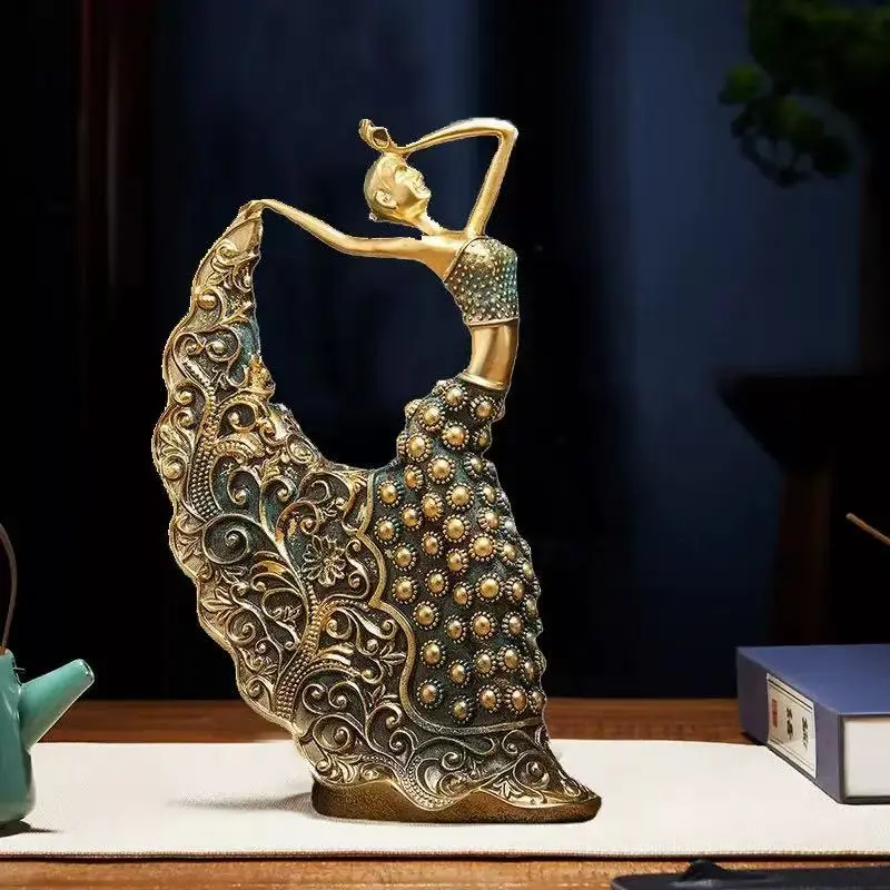 Vintage Peacock Dancer Sculpture, Decorative Peacock Statue, entirely handcrafted from polyresin with an exquisite design, it can be placed in wedding rooms, living rooms and entrance cabinets to decorate spaces and create a wonderful atmosphere