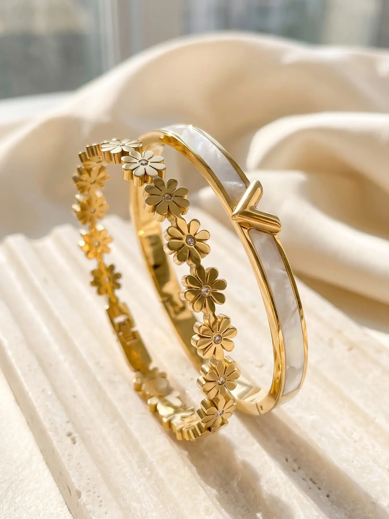 18k Titanium Steel Bracelet Set, Daisy Zircon Pearl Mother-Of-Pearl Arrow Bangle, Hypoallergenic Waterproof Jewelry, Elegant Fashion Bracelet Birthday Gift for Women