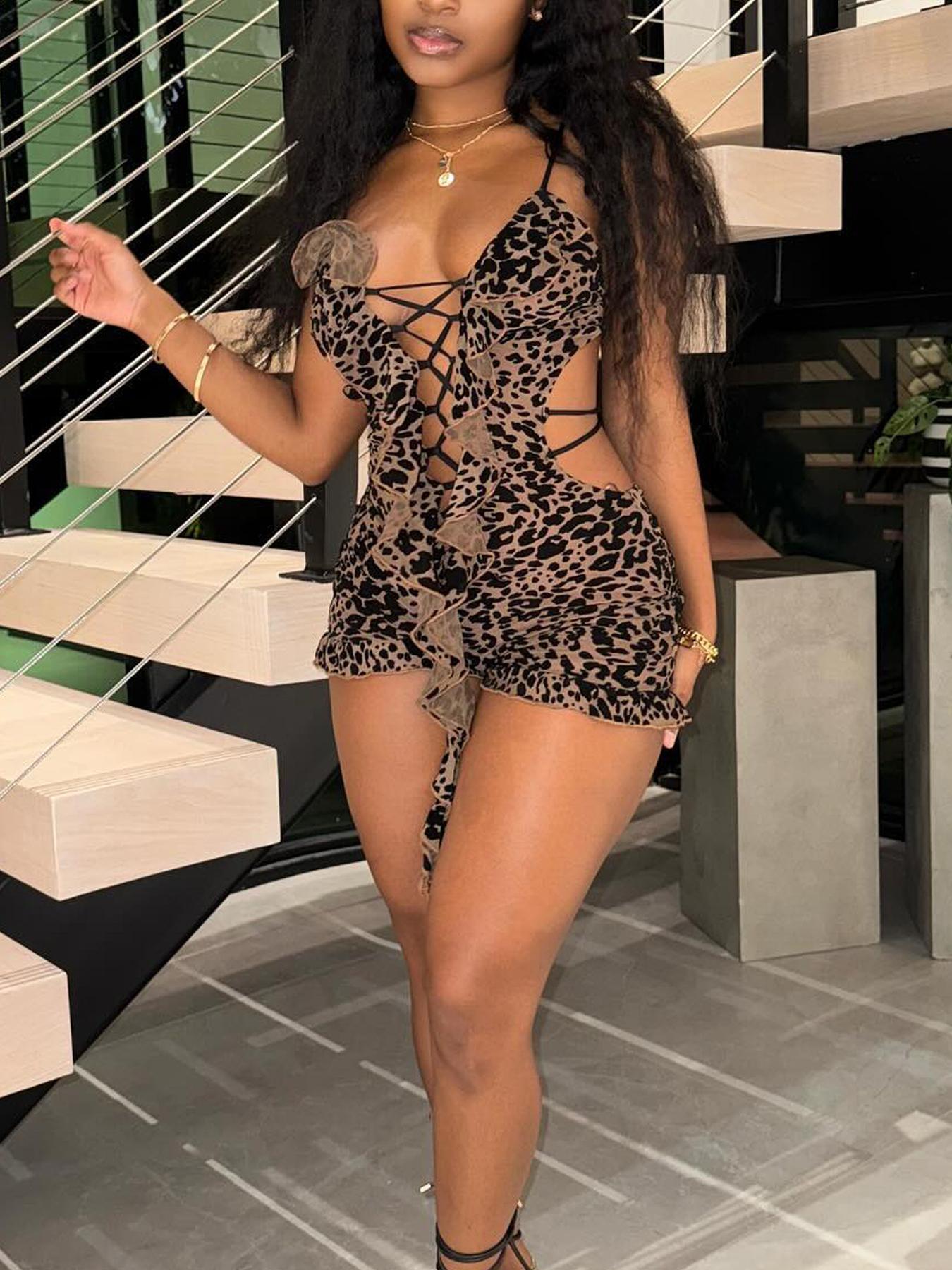 Women's Leopard Print Cut Out Romper, Sexy Fashion Casual Sleeveless Romper for Daily Outdoor Wear, Women Clothing for Summer, Leopard Print Overalls, Womenswear, Sleeveless Spaghetti Strap Overalls, Casual Comfy Jumpsuit