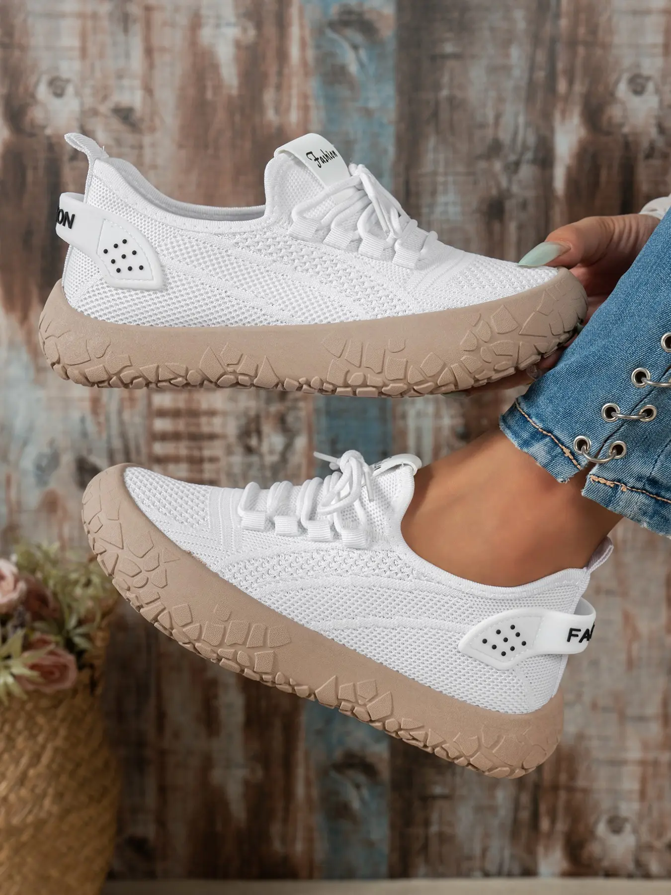 Women's Breathable Flyknit Training Shoes, Lace-Up Flat Design, Anti-Slip Thick Sole, Mesh Upper, Ideal for Daily Outdoor Wear