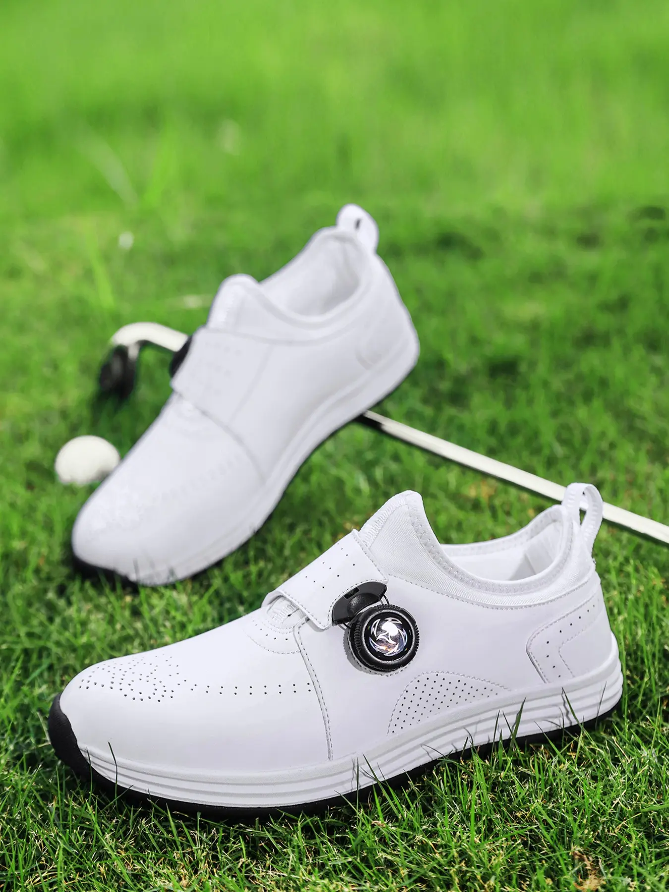 Men's Waterproof Athletic Golf Shoes, Sports Shoes, Button Closure, Fashionable Leather, Breathable, Non-Slip, Comfortable, Ideal for Golf Training