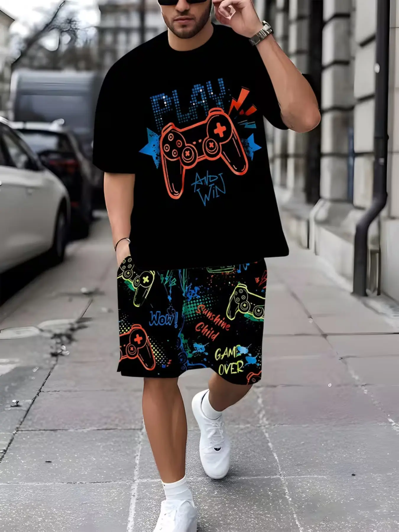 Trendy Gaming Controller Print Men's Short Sleeve Shorts Set, American Graffiti Summer Casual Sports, Two-Piece Ensemble