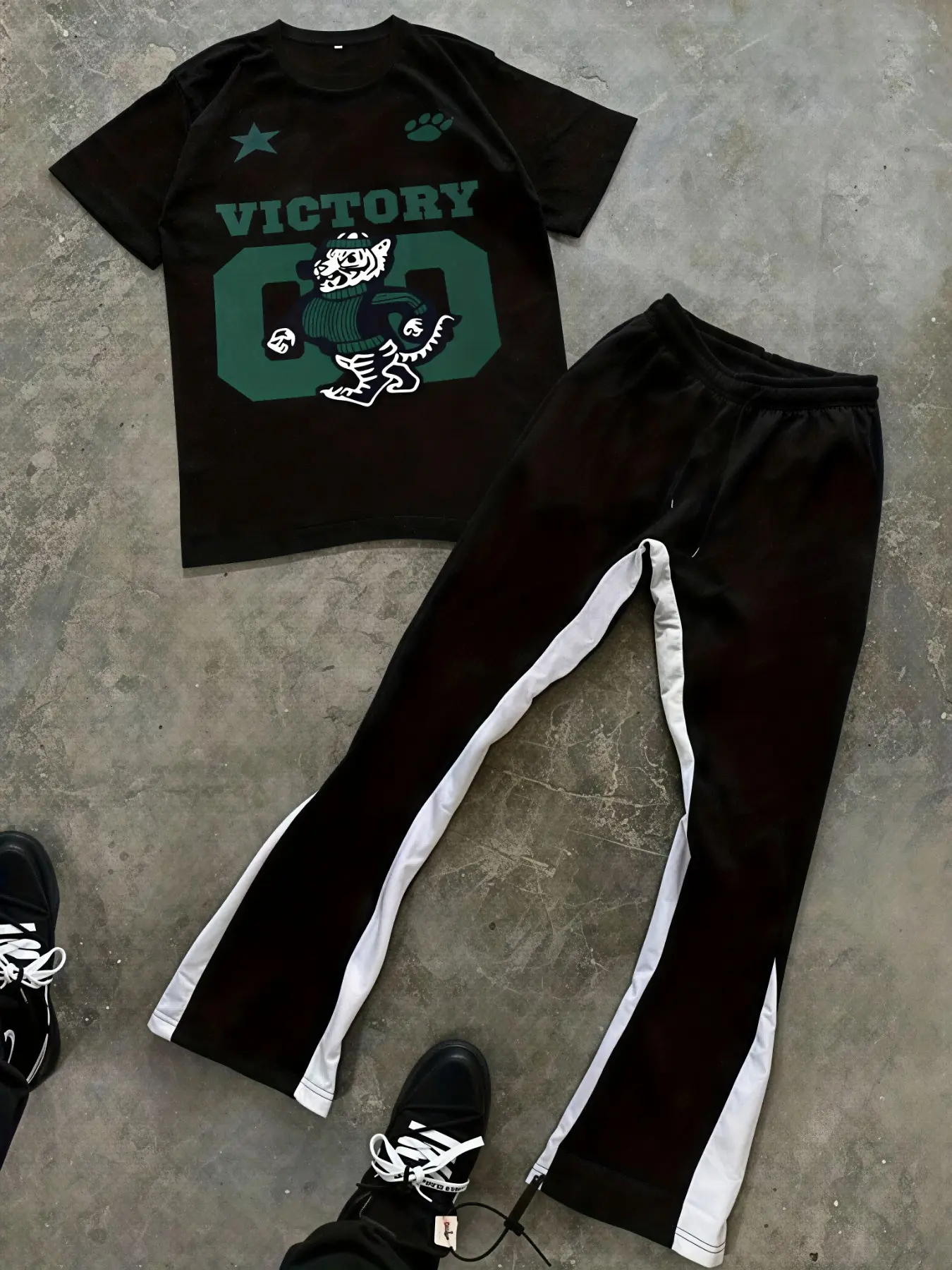LA Vintage Varsity Star Paw Print Co-ord Tracksuit Soft Stretch Breathable Casual Tee Retro Cartoon Tiger Skate Trousers Urban Street Daily Outfit