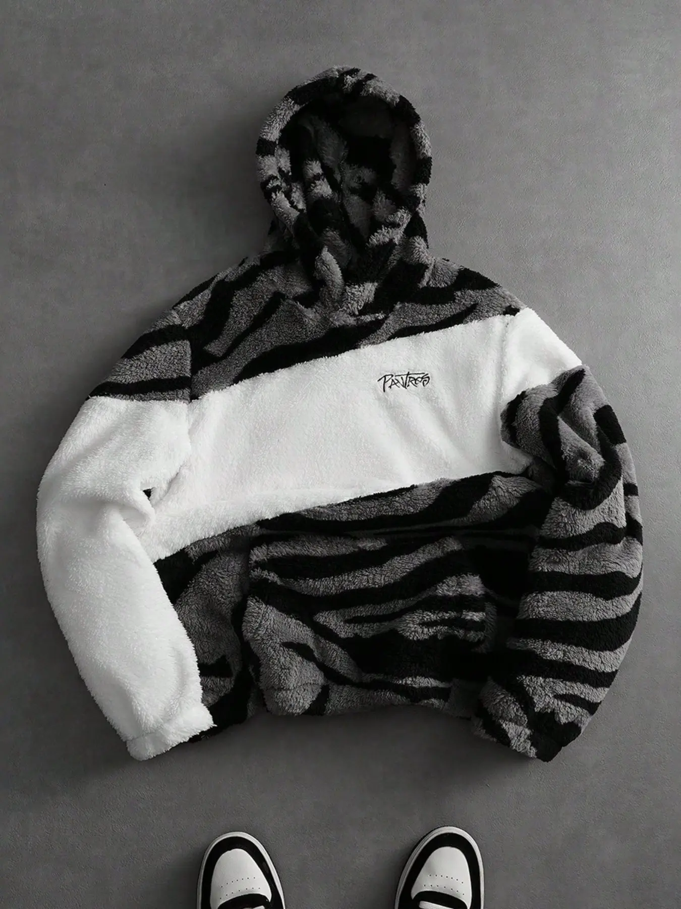 Autumn Winter Colorblock Zebra Fleece Patchwork Sweatshirt, Embroidered Warm Drawstring Hoodie, Unisex Long Sleeve Loose Fit