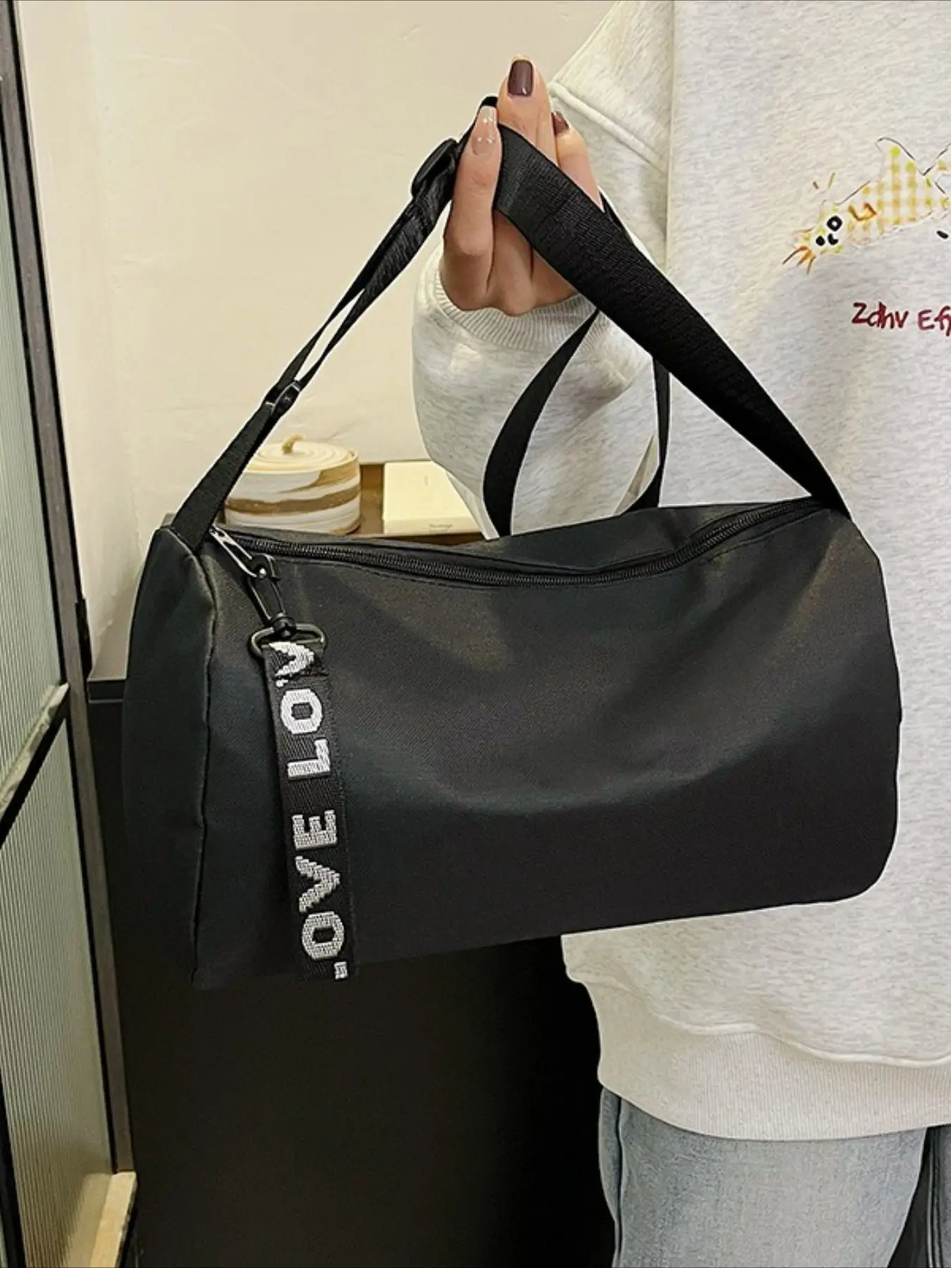 Style Cylindrical Fitness Bag, Adjustable Wide Strap, Waterproof Nylon Crossbody Bag, Sports Shoulder Bag, Perfect for Gym and Outdoor Activities