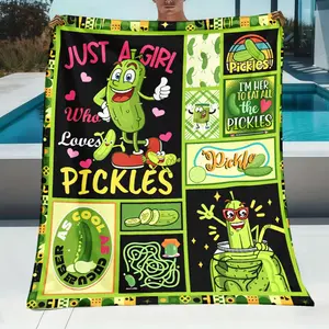 This kimchi-patterned maze-themed flannel blanket is soft and comfortable, perfect for use on sofas, beds, in the car, or in the office. This all-season blanket is an ideal gift for boys and girls, suitable for birthdays, Valentine's Day, or Thanksgiving.