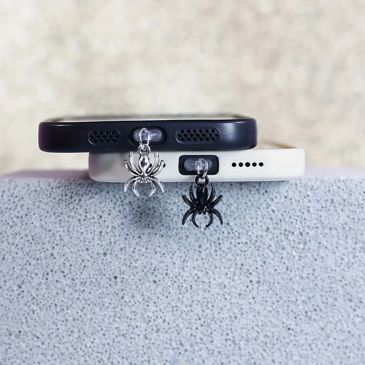 Spider Design Phone Dust Plug, 2 Pcs, Cute iPhone & Type-C Interface Dust Plug, Unisex Mobile Decorative Accessory, Phone Decoration, Phone Accessories, Cell Phone Charms