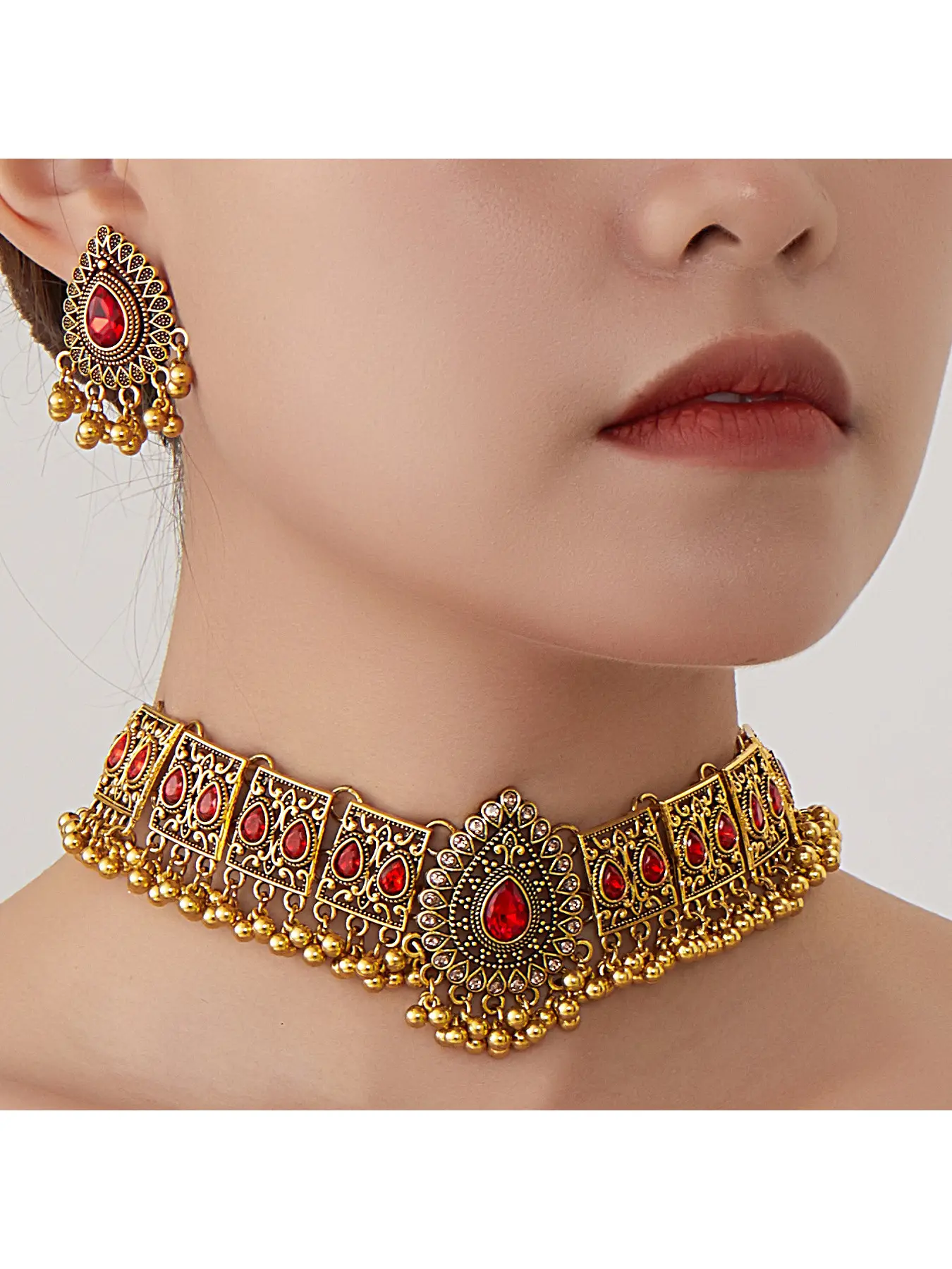 Fashionable and Exaggerated Middle Eastern Style Peacock-Shaped Water Drop Statement Necklace and Earrings Jewelry Set for Women's Gifts