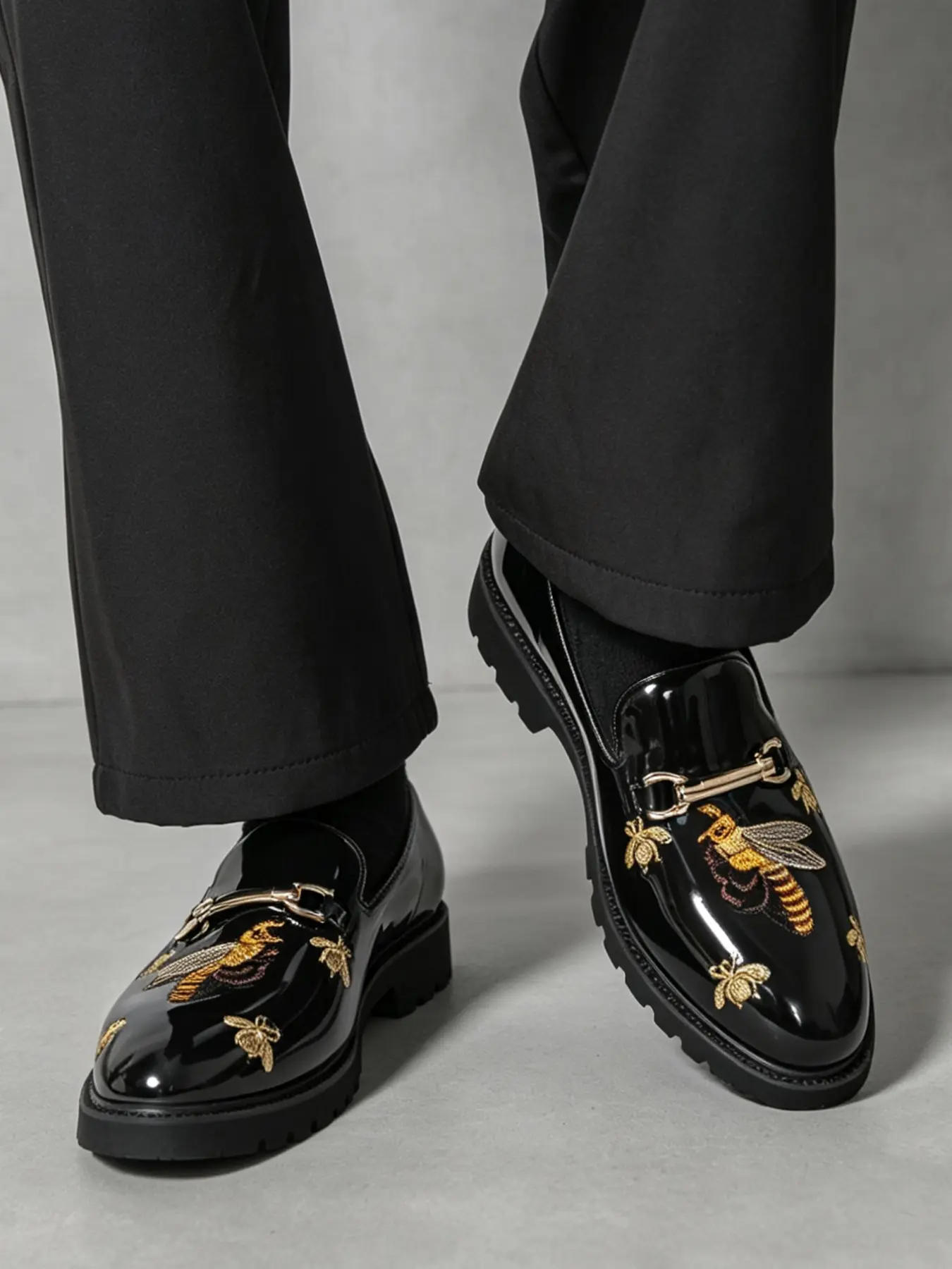 Men's Luxury Bee Embroidered Loafers, Metal Buckle Mirror Finish, Business Casual Commuter Shoes, Large Size Trendy Footwear