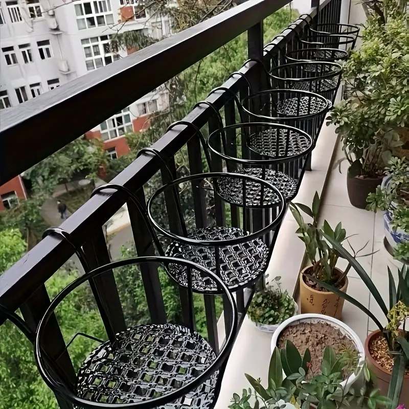 1 iron hanging flower pot brackets with hooks, flower pot holders, planter containers, metal hanging plant baskets, hanging flower racks, flower pot accessories and flower storage shelves. Suitable for fences, terraces and balconies
