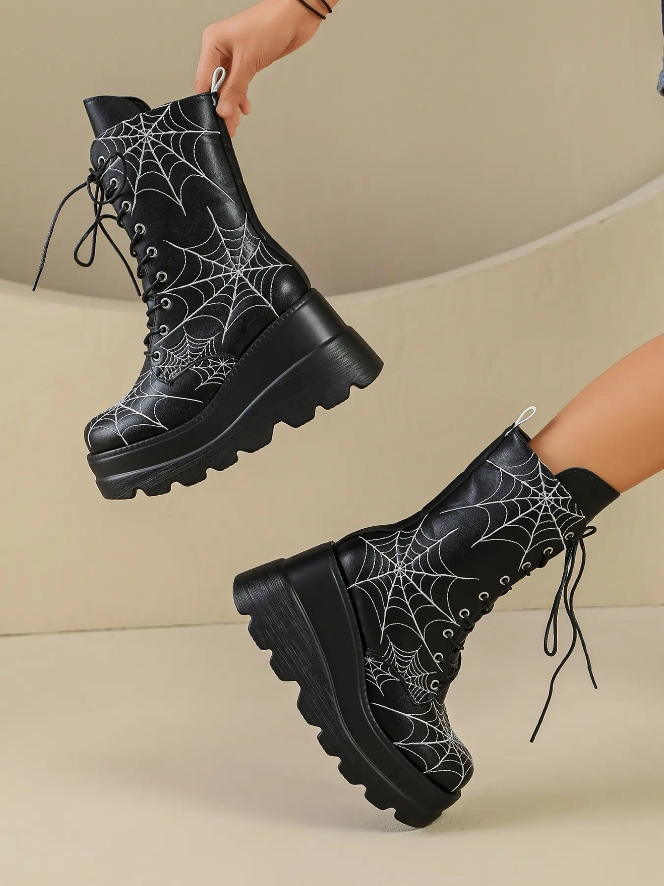 Spider Web Embroidered Boots for Women, Chunky Sole Lace-Up Work Boots, Halloween Gothic Style, Short Ankle Boots for Petite