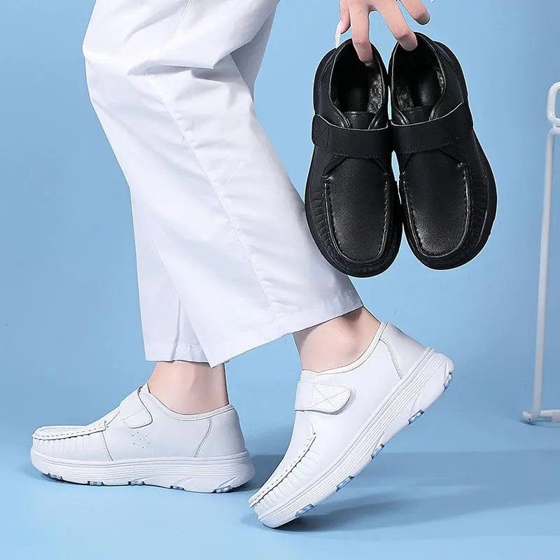 Soft soled breathable nonslip nurses' shoes