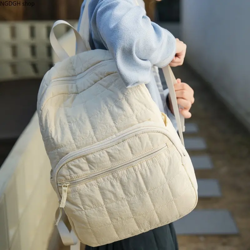 Adults' Minimalist Quilted Leather Solid Color Backpack - Gray Oversized Padded Daypack with Roomy Interior, Front Zipper, Breathable Build, 1-Size-Fits-All, Cold Wash, Ideal for Travel & Daily Urban Use, Stylish Daypacks, One Size Fits All