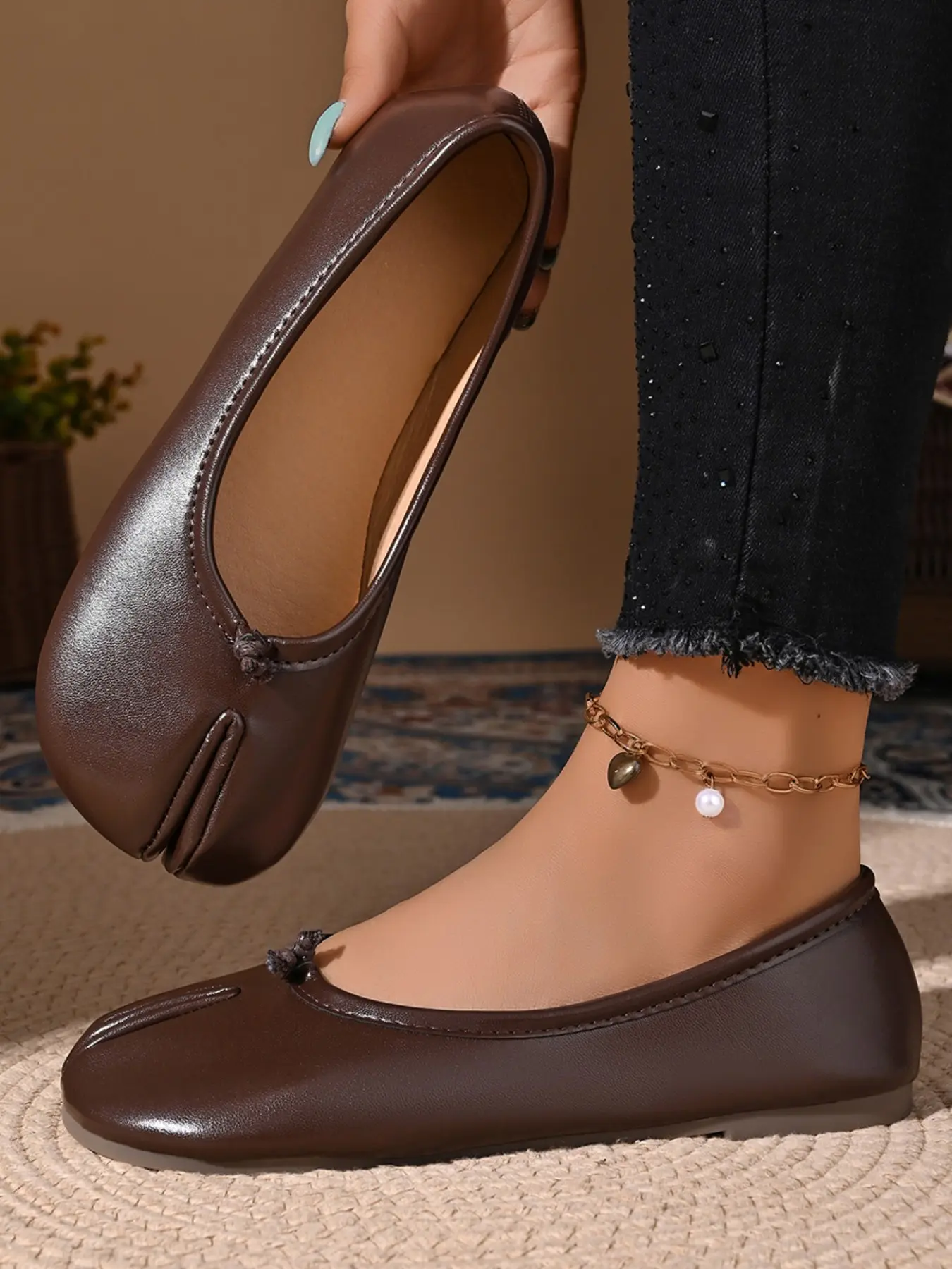 Women's New Split-Toe Ballet Flat Shoes, Simple Slip-On Casual Shoes, Soft PU Leather, All-Season Versatile, Ideal for Commuting and Daily Wear, Casual Flats