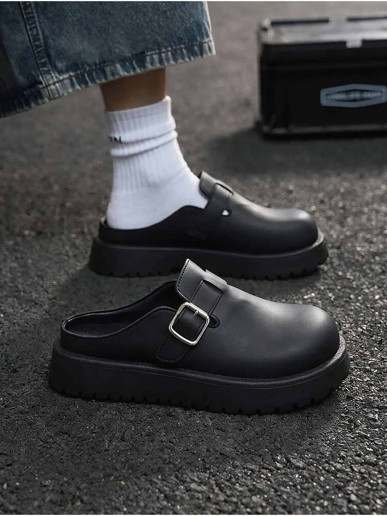 2026 Chunky Lug Sole Closed Toe Mules, Adjustable Metal Buckle, Arch Support Casual Slip On Clogs for Street Wear