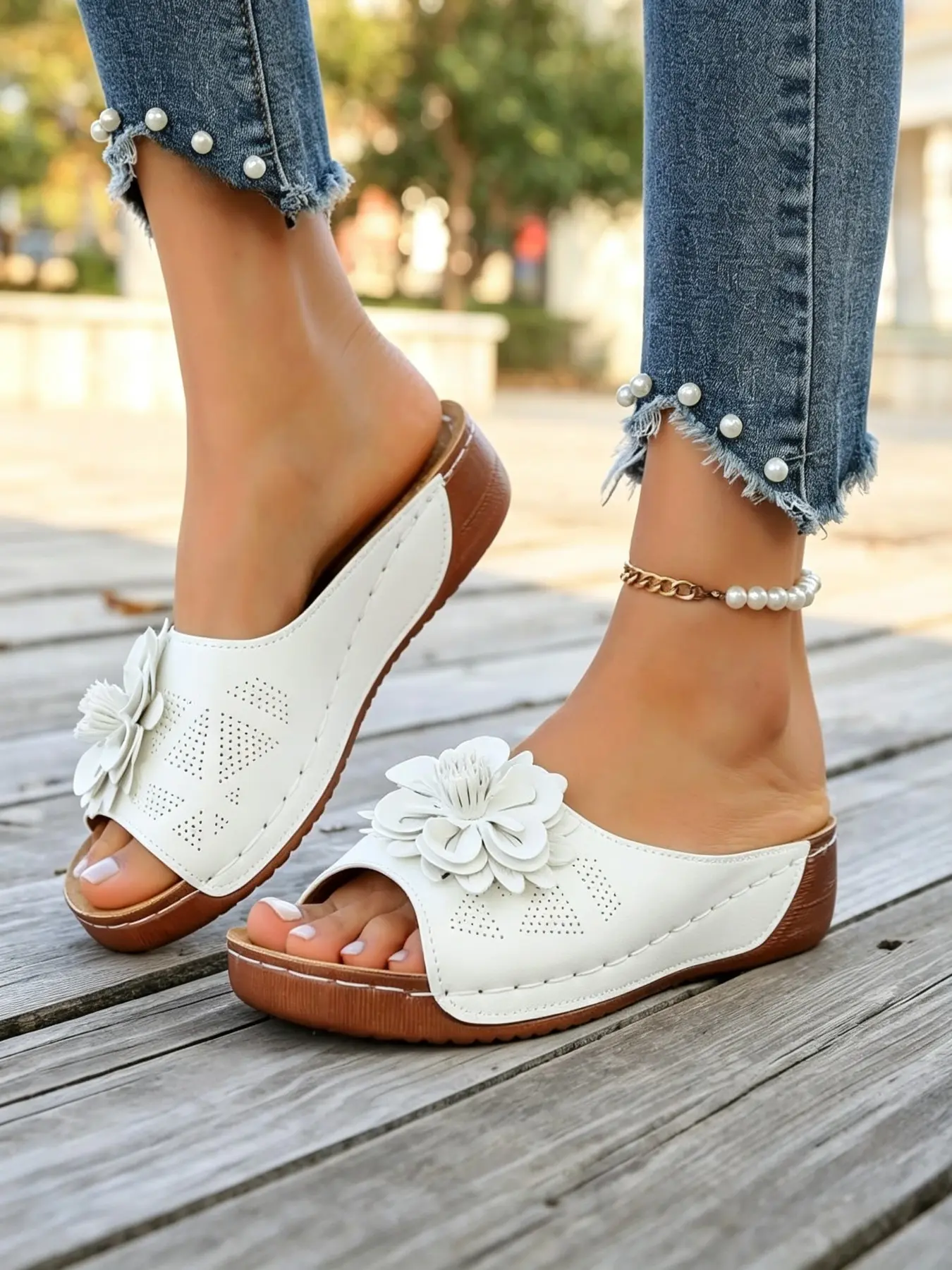 Women's Floral Hollow Out Flatform Sandals, Comfortable Thick Sole Open Toe Mules, Summer Casual Slip-On Shoes, Elegant Design