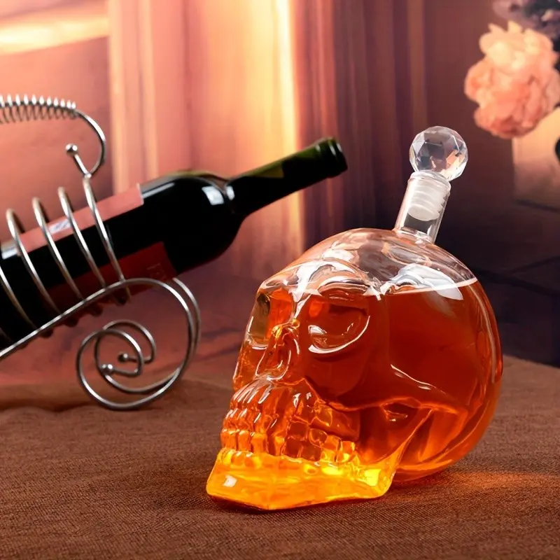 Creative Skull-Shaped Glass Liquor Bottle, Crystal Clear High Borosilicate Decanter, Personalized Bar Bottle for Vodka and Whiskey