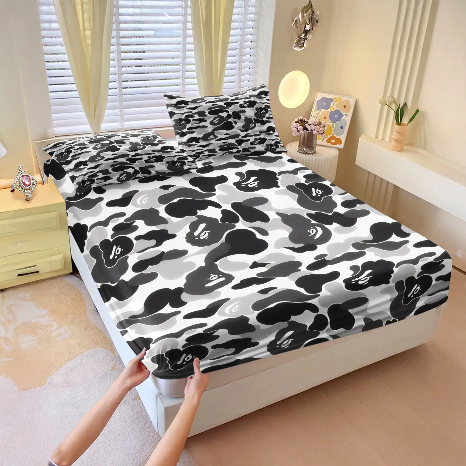 Black White Gray Gradient Camo Abstract Head Print Anti-Slip Fitted Sheet Set, Include 1 Bedspread and 2 Pillowcases, Minimal Cool Street Camo Print All Season Use Dorm Bedroom Mattress Cover, Soft Elastic Washable Bedcap