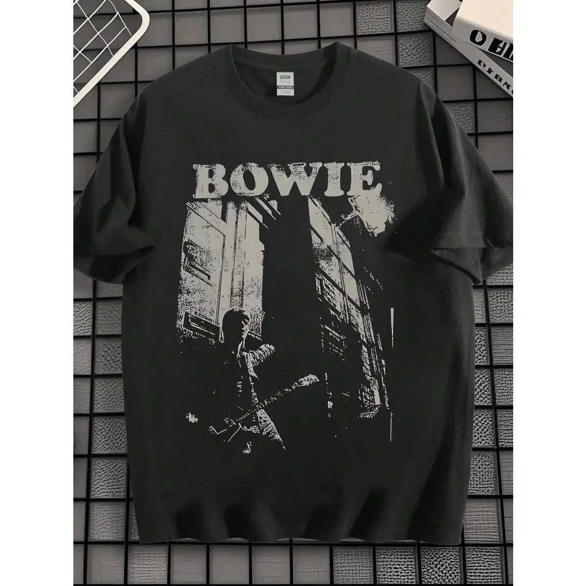 Classic Rock Streetwear Unisex Short Sleeve T-shirt Bowie Vintage Musician Portrait Graphic Tee Oversized Loose Cut Casual Outdoor Walking Camping Fashion T-shirt Men Women Trendy Retro Summer Basic T Shirt Vintage Rock Star Print T Shirt