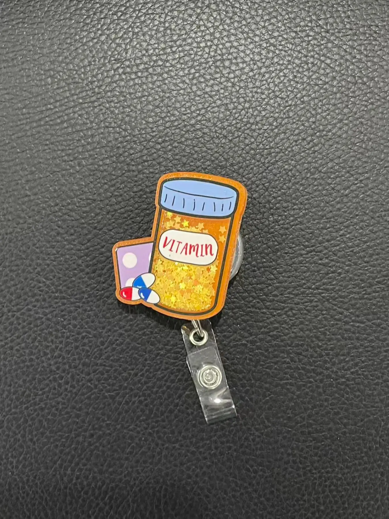 Shiny Cartoon Pill Bottle Pattern Stretchable ID Badge Pin, Hospital Doctor Nurse Office Name Tag Accessory, Unique Medical Gear Decor