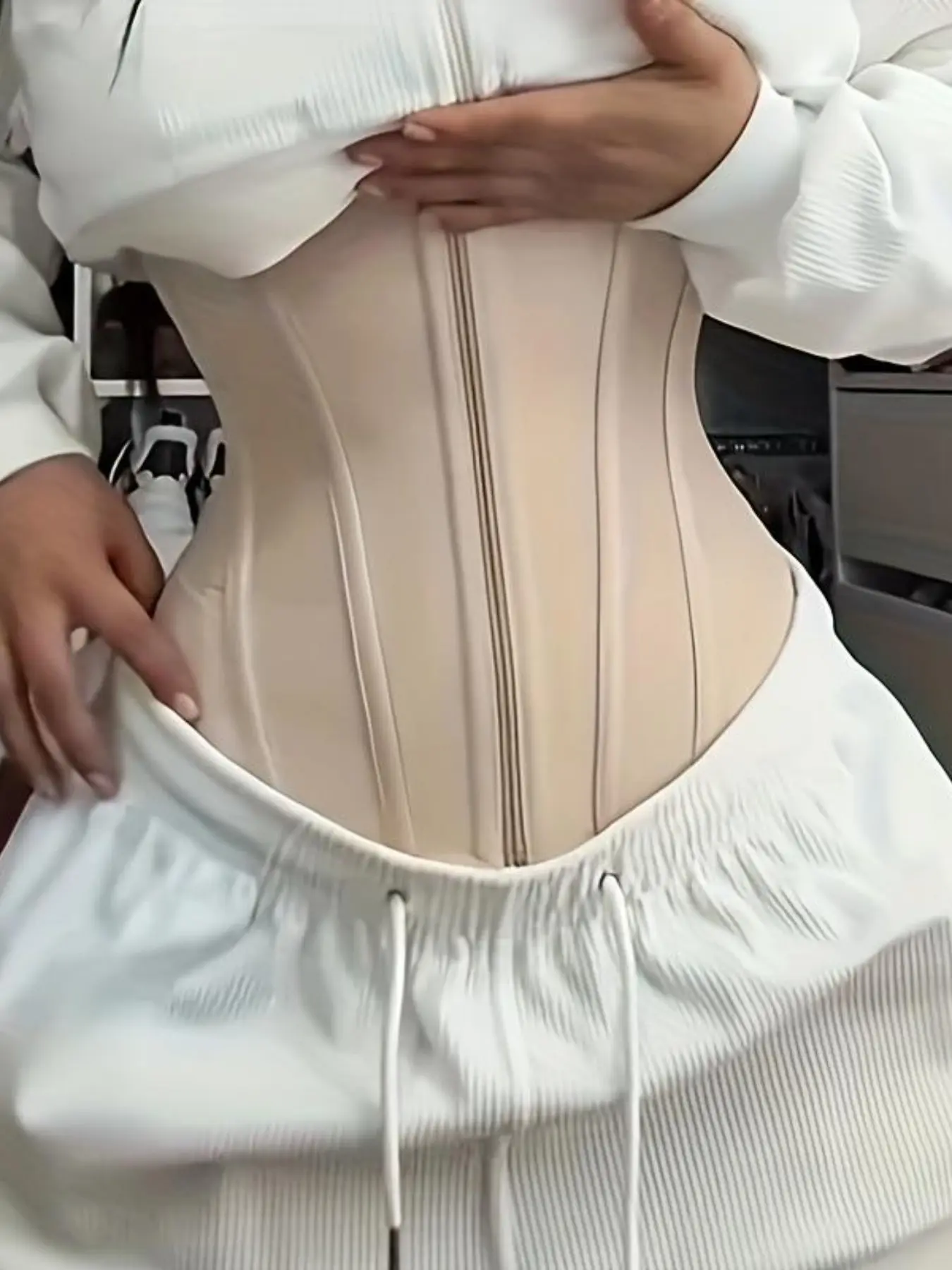 Women's High Compression Waist Trainer Shapewear, Breathable Mesh Material, Zipper and Hook Closure, Ideal for Yoga and Fitness, All Seasons