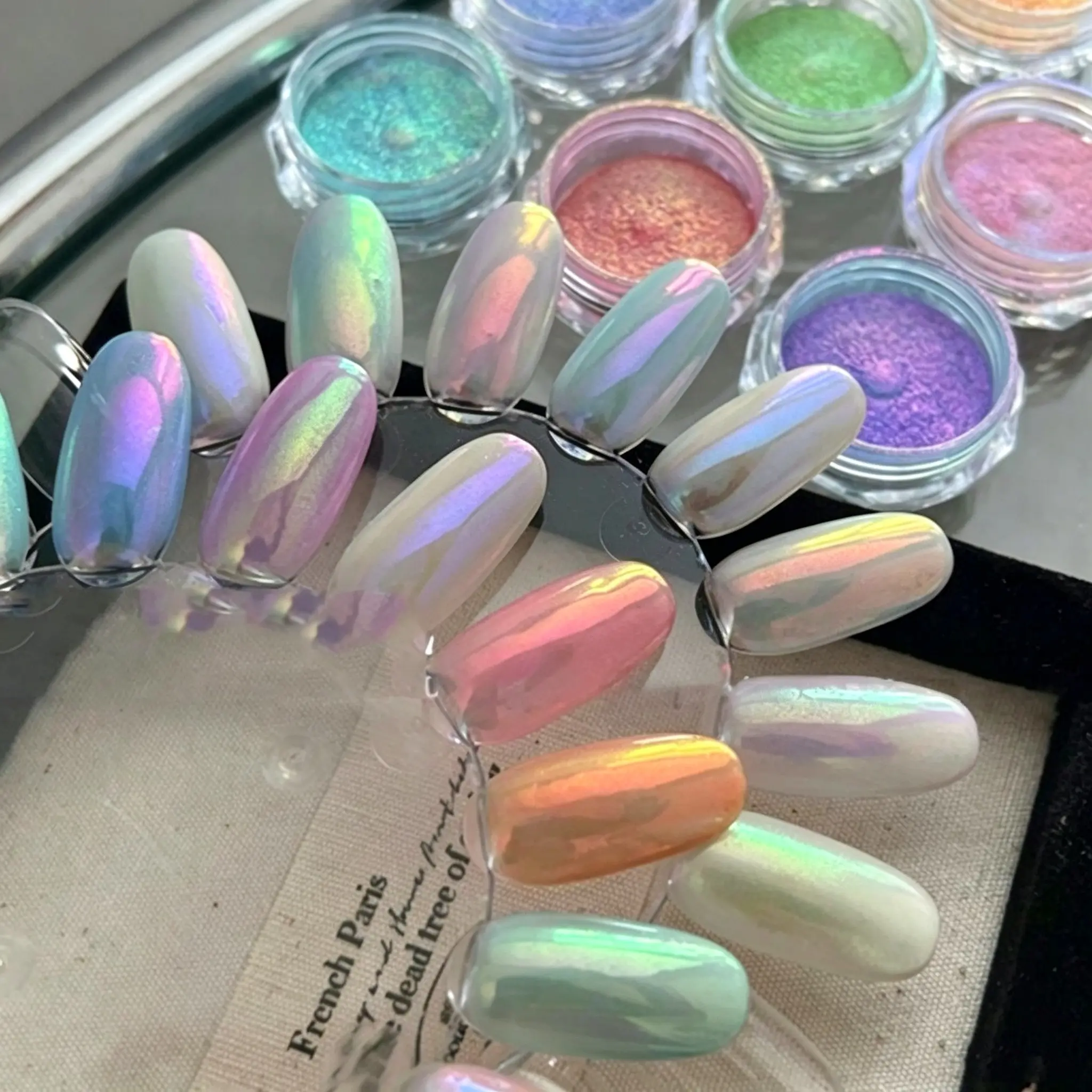 9-Color Mermaid Aurora Chrome Powder Pearl Shell Holographic Flash Effect High Gloss Glitter Glow Nail Decoration Powder Nail Art Supplies
